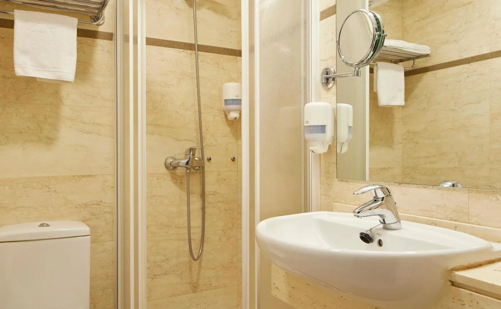 Hostal Arriazu Pamplona 2*,  Spanien