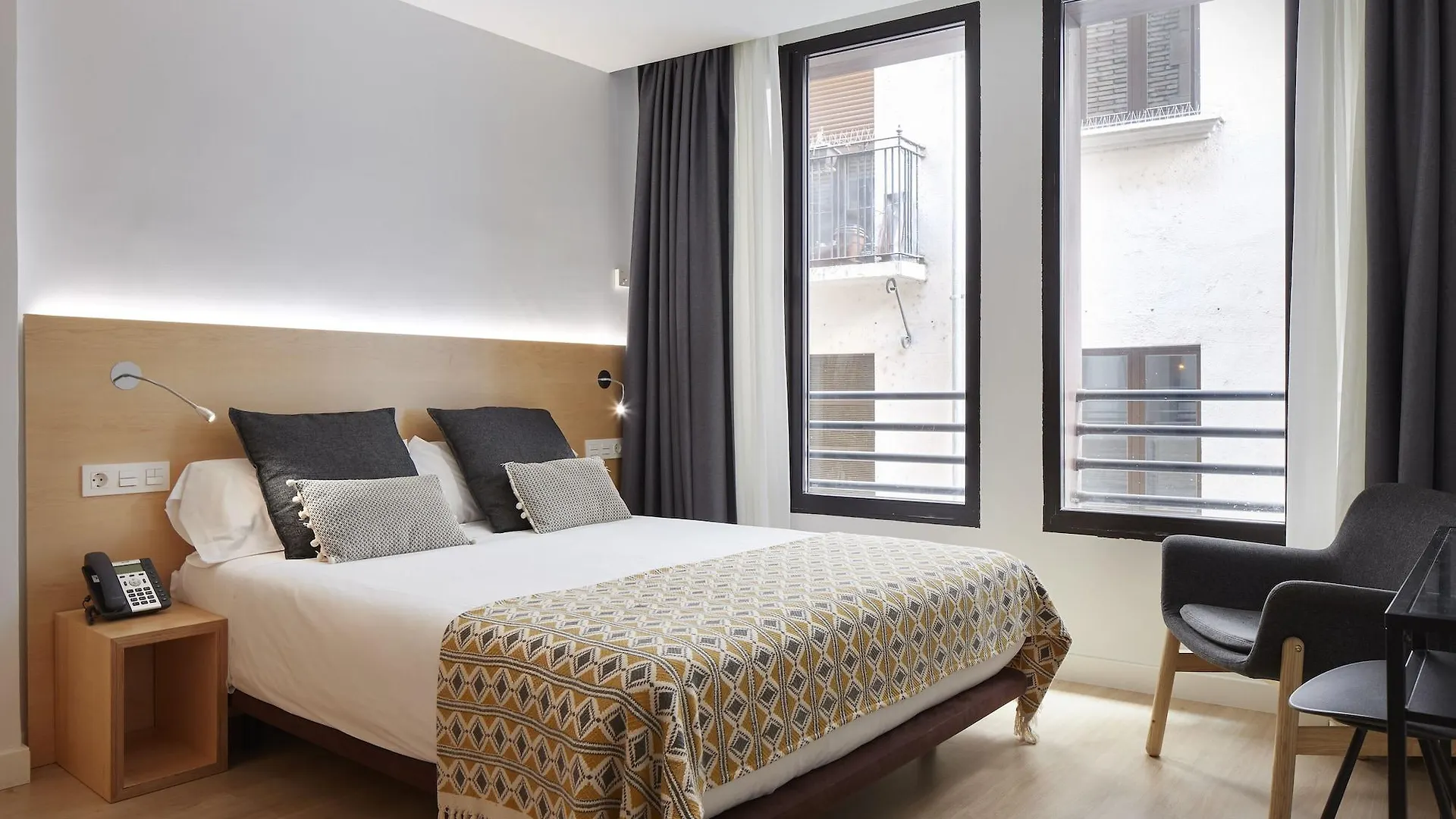 Hotell Hostal Arriazu Pamplona