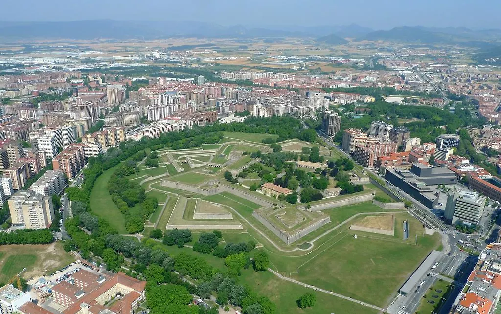 ** Hotell Hostal Arriazu Pamplona Spanien
