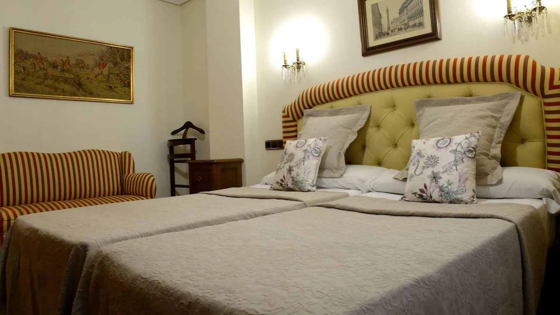 Hotell Hostal Arriazu Pamplona