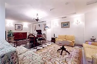 Hostal Arriazu Pamplona Hotell