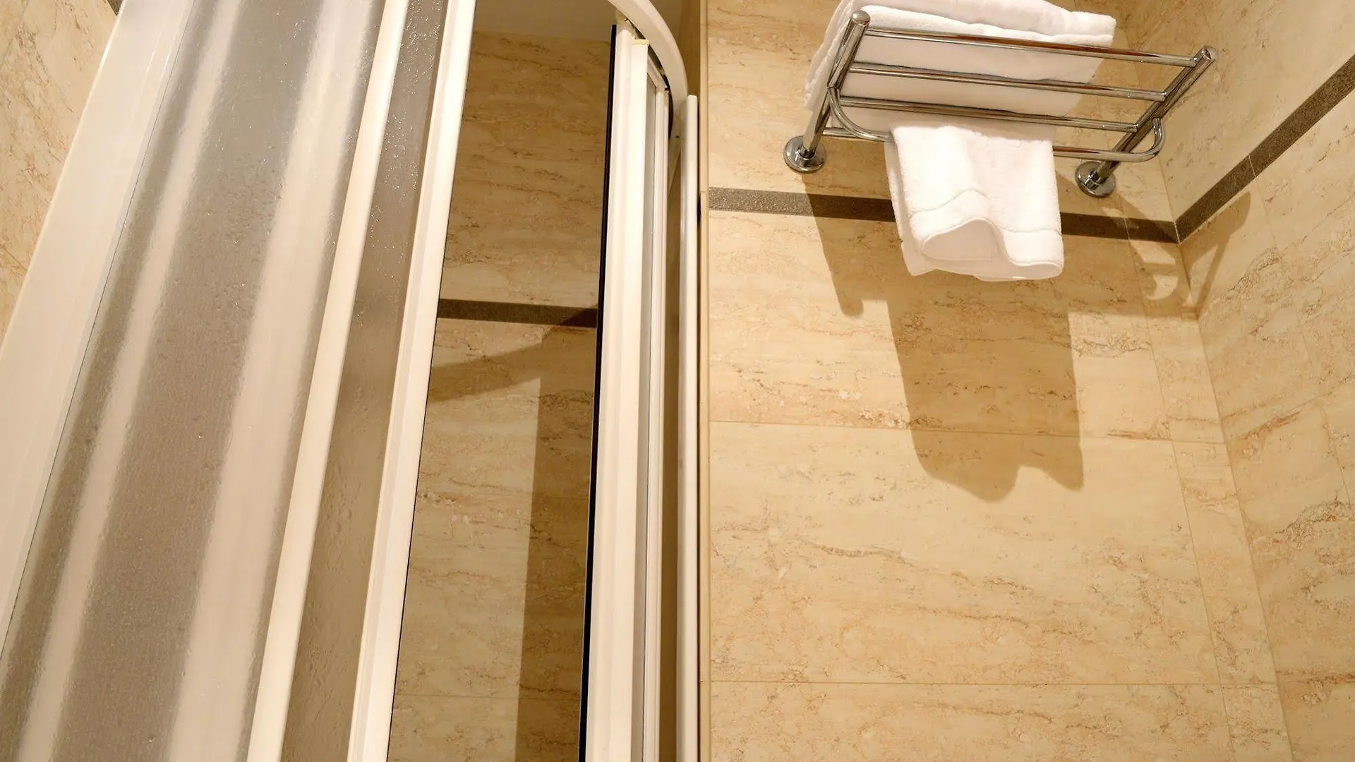Hostal Arriazu Pamplona Hotel